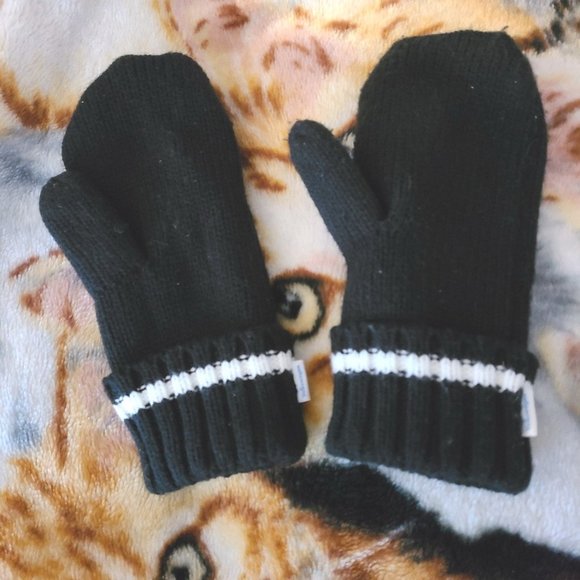 VOLKSWAGEN Black mittens Adult S/M - 2 lefties - Picture 2 of 4